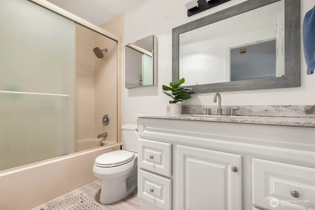 8747 Phinney Avenue N Seattle WA 98103