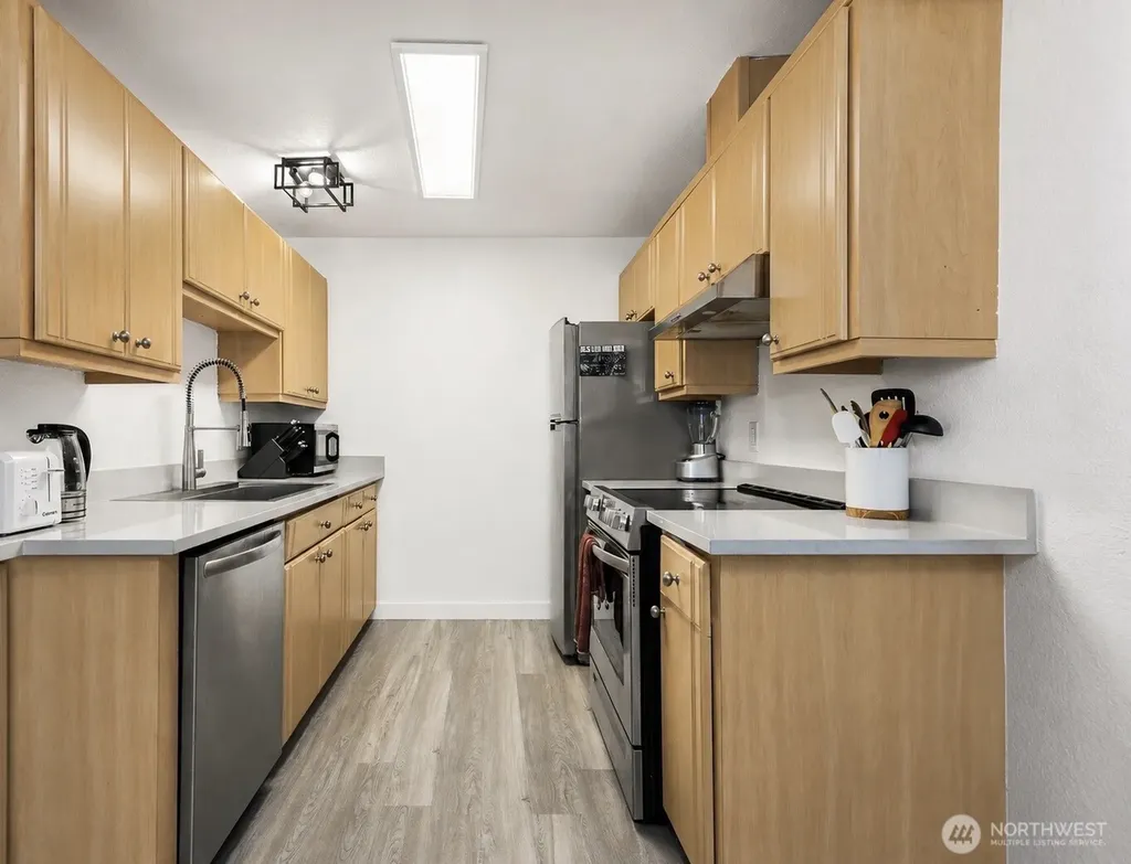 8747 Phinney Avenue N Seattle WA 98103