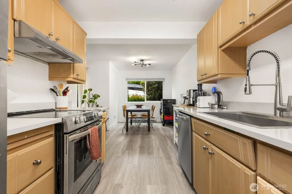 8747 Phinney Avenue N Seattle WA 98103