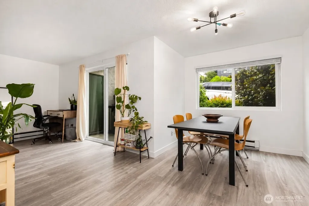 8747 Phinney Avenue N Seattle WA 98103