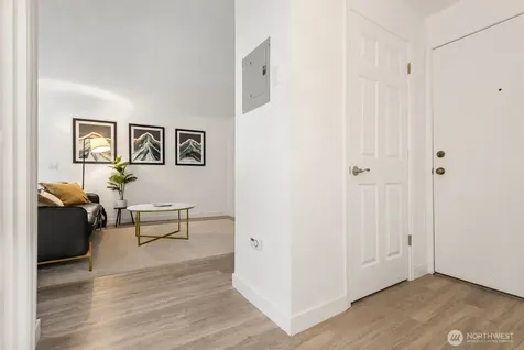 8747 Phinney Avenue N Seattle WA 98103