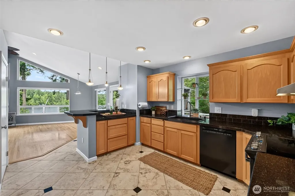 21937 Promontory Court SE Yelm WA 98597