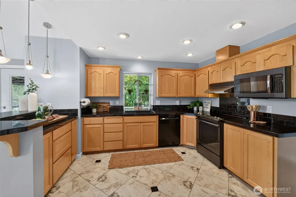 21937 Promontory Court SE Yelm WA 98597