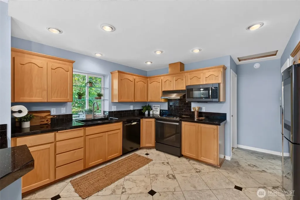 21937 Promontory Court SE Yelm WA 98597