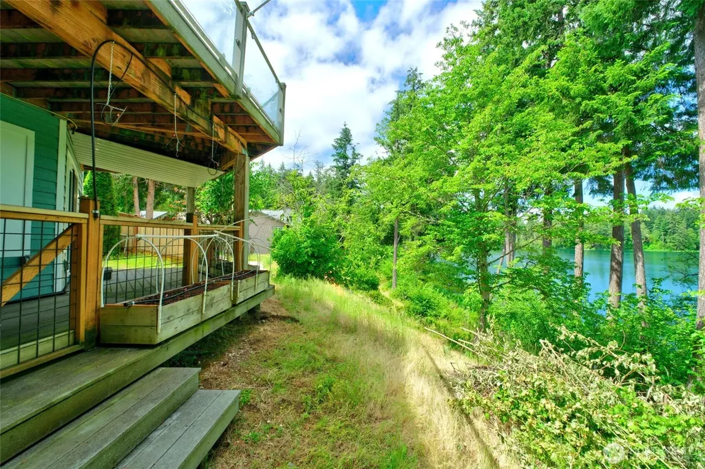 21937 Promontory Court SE Yelm WA 98597