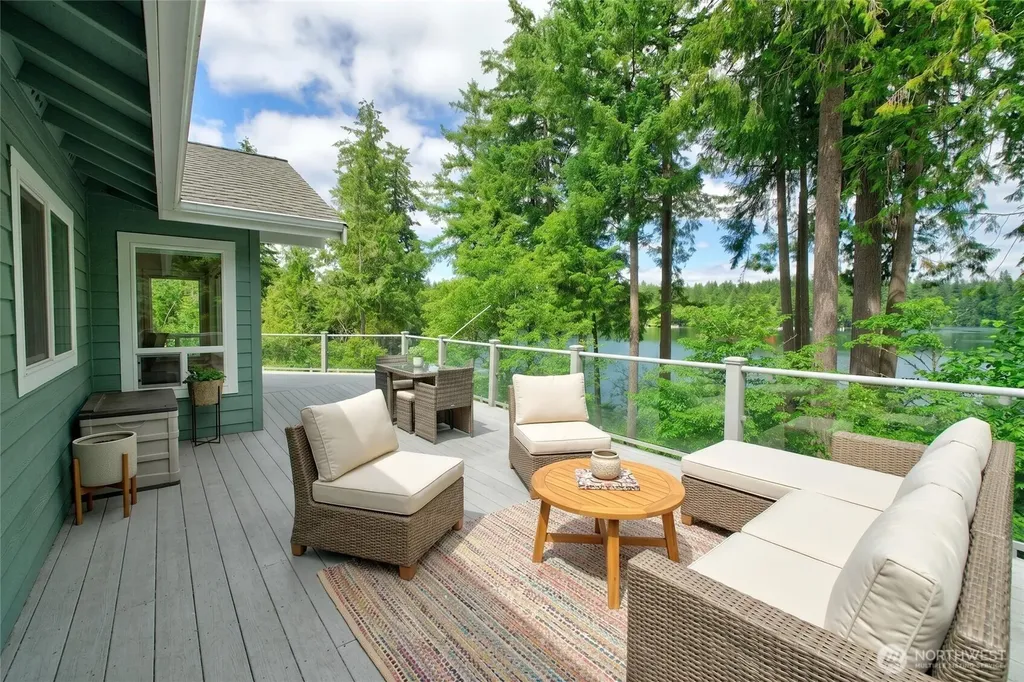 21937 Promontory Court SE Yelm WA 98597