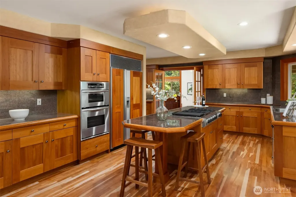 10199 Affirmed Lane NE Bainbridge Island WA 98110
