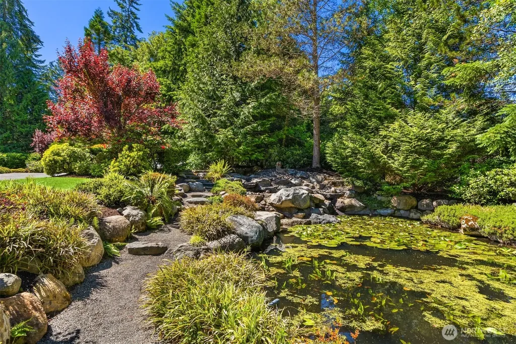 10199 Affirmed Lane NE Bainbridge Island WA 98110