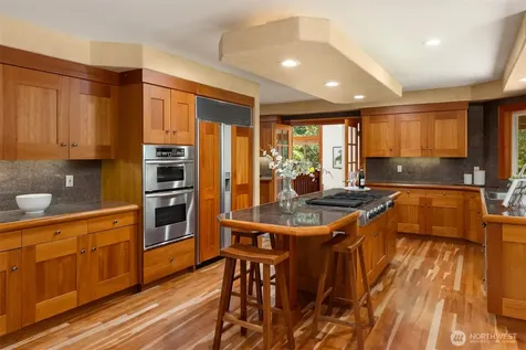 10199 Affirmed Lane NE Bainbridge Island WA 98110