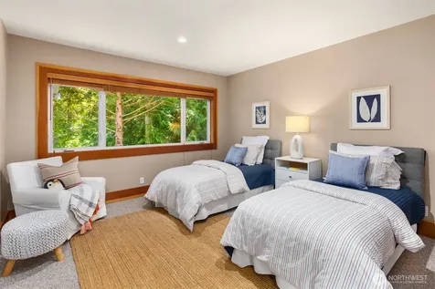 10199 Affirmed Lane NE Bainbridge Island WA 98110