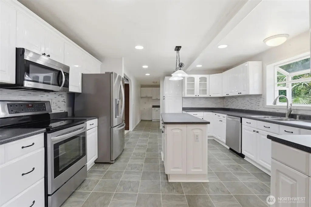 608 NE 124th Avenue Vancouver WA 98684
