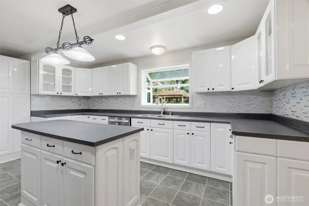 608 NE 124th Avenue Vancouver WA 98684