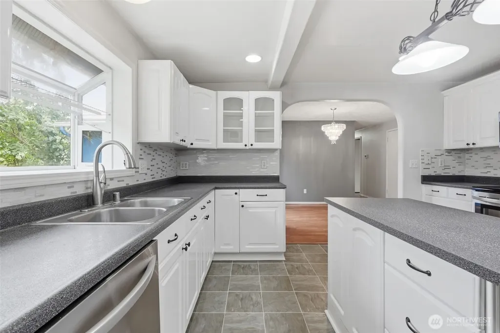 608 NE 124th Avenue Vancouver WA 98684