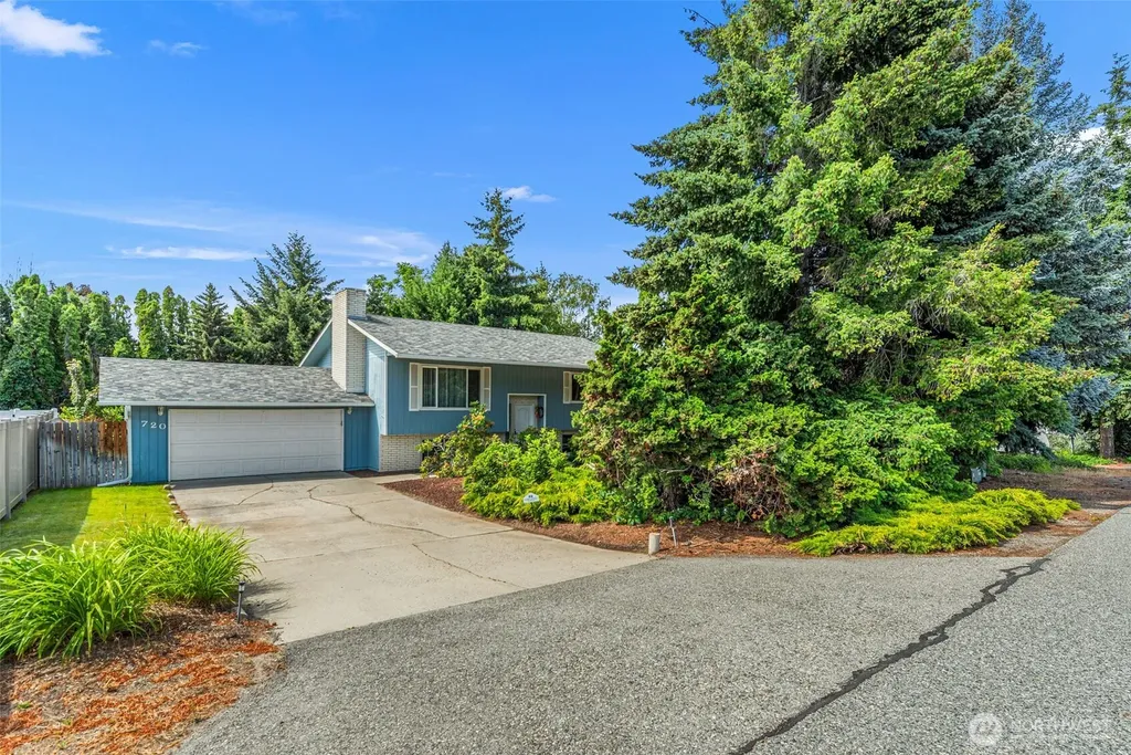 720 11th Street NE East Wenatchee WA 98802
