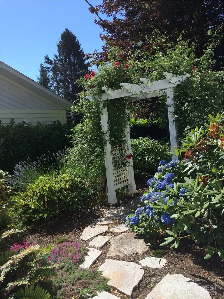 26806 SE 432nd Street Enumclaw WA 98022