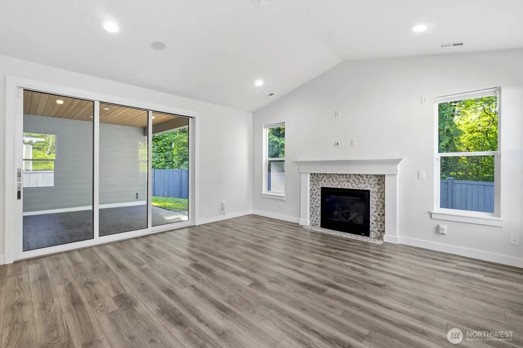 13022 157th Street Street E Puyallup WA 98374
