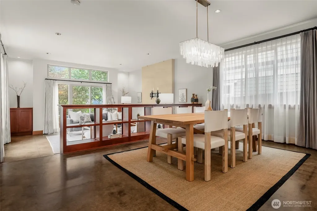 10644 Bartlett Avenue NE Seattle WA 98125