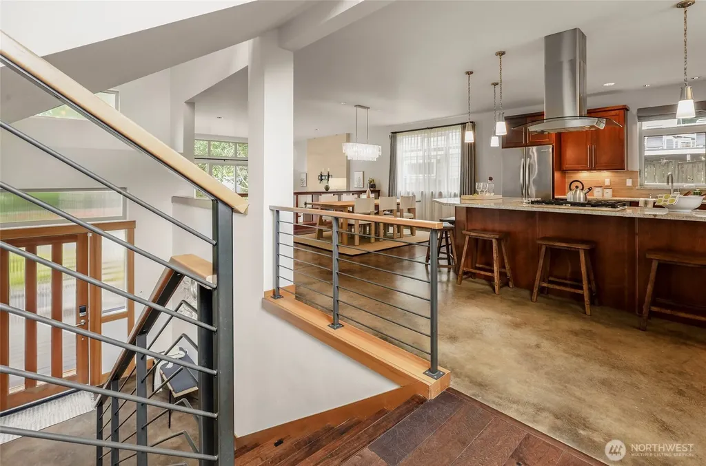 10644 Bartlett Avenue NE Seattle WA 98125