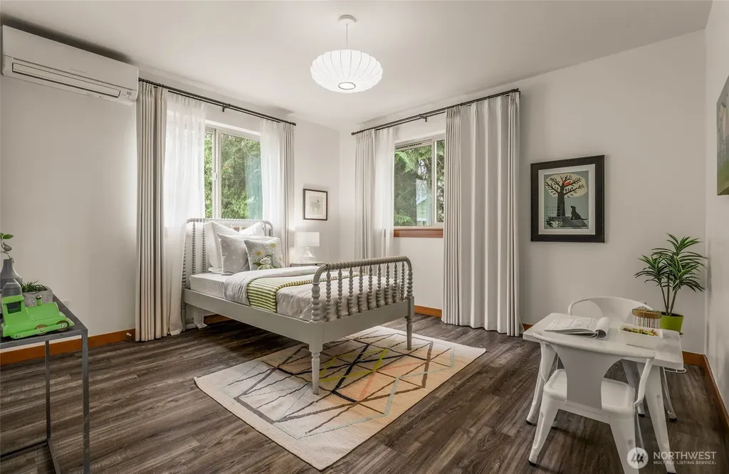 10644 Bartlett Avenue NE Seattle WA 98125
