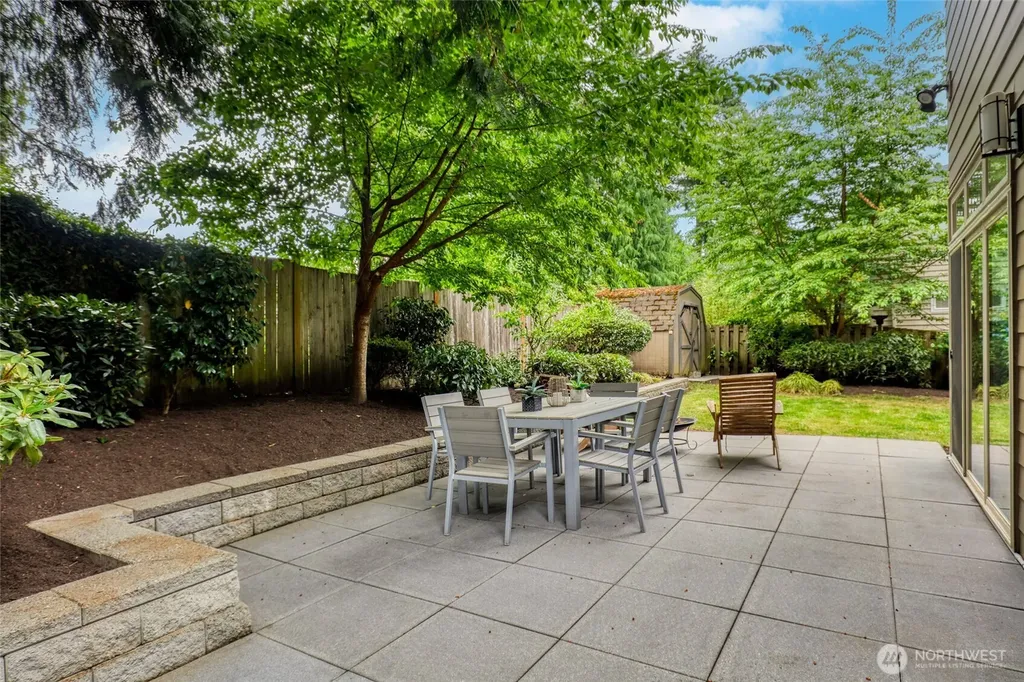 10644 Bartlett Avenue NE Seattle WA 98125