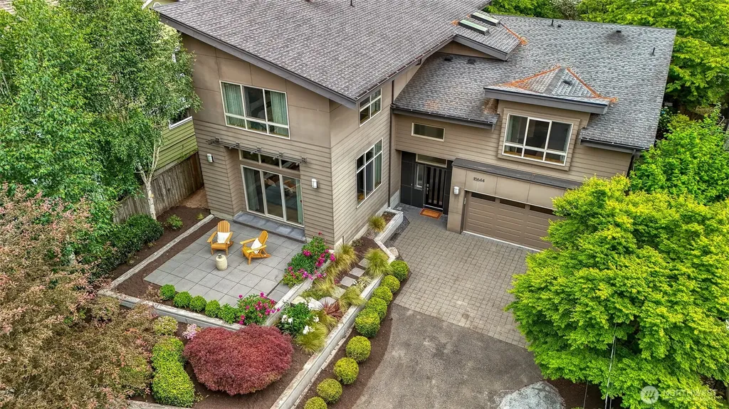 10644 Bartlett Avenue NE Seattle WA 98125