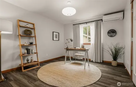 10644 Bartlett Avenue NE Seattle WA 98125