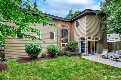 10644 Bartlett Avenue NE Seattle WA 98125