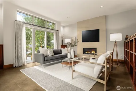 10644 Bartlett Avenue NE Seattle WA 98125