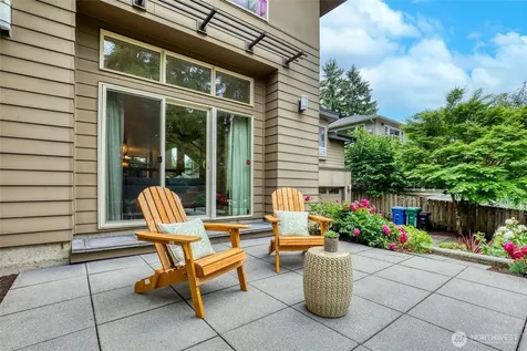 10644 Bartlett Avenue NE Seattle WA 98125