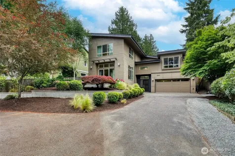 10644 Bartlett Avenue NE Seattle WA 98125