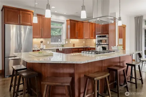 10644 Bartlett Avenue NE Seattle WA 98125