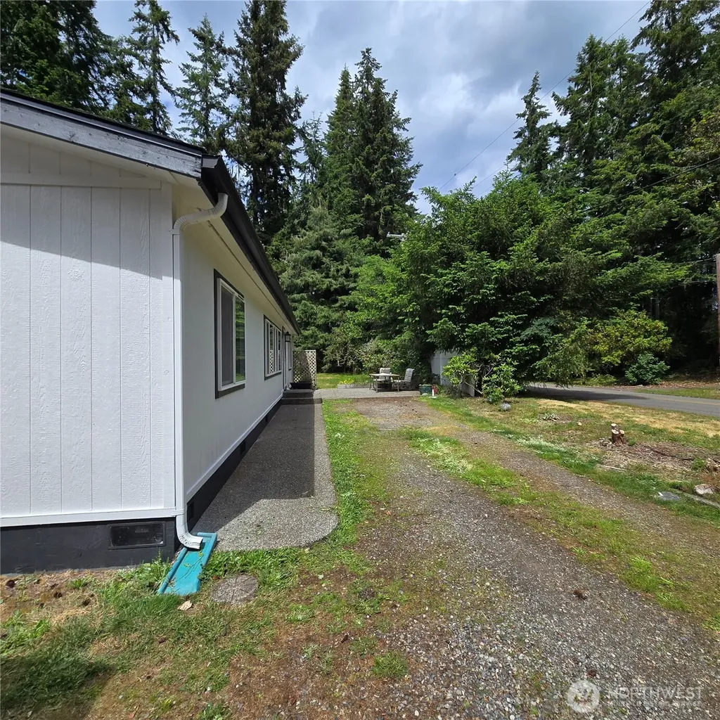 29031 Falkner Road NE Poulsbo WA 98370