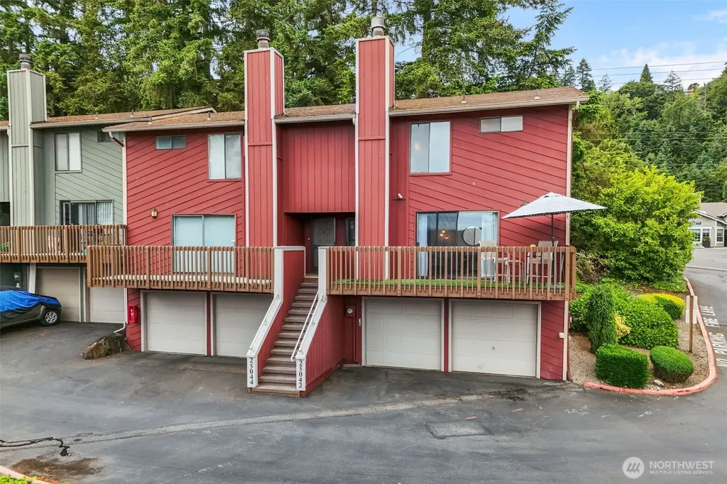 25042 Lake Fenwick Road Kent WA 25044