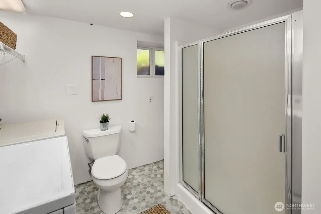 7032 15th Avenue NE Seattle WA 98115