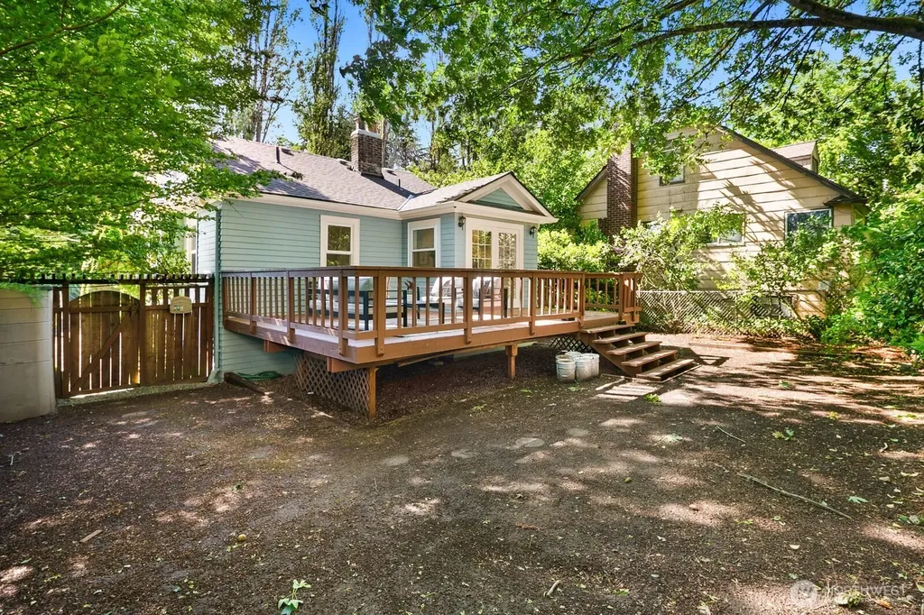 7032 15th Avenue NE Seattle WA 98115