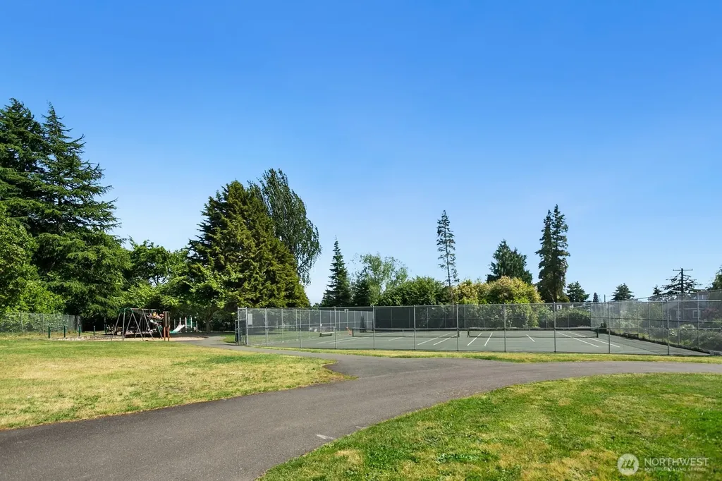 7032 15th Avenue NE Seattle WA 98115