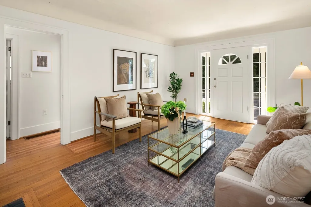 7032 15th Avenue NE Seattle WA 98115