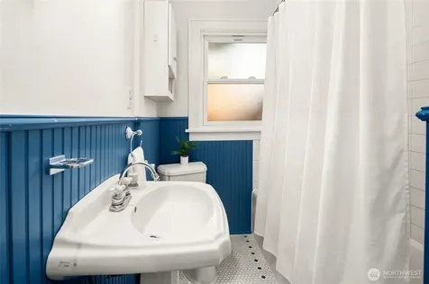 7032 15th Avenue NE Seattle WA 98115