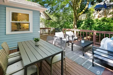 7032 15th Avenue NE Seattle WA 98115
