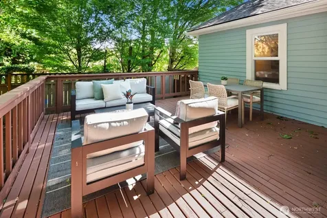 7032 15th Avenue NE Seattle WA 98115