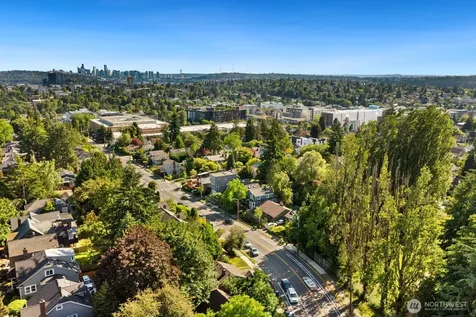 7032 15th Avenue NE Seattle WA 98115