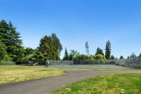 7032 15th Avenue NE Seattle WA 98115