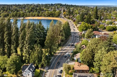 7032 15th Avenue NE Seattle WA 98115