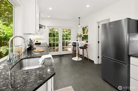 7032 15th Avenue NE Seattle WA 98115