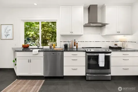 7032 15th Avenue NE Seattle WA 98115