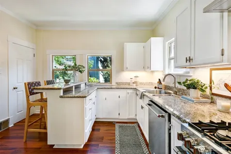 2409 E Alder Street Seattle WA 98122