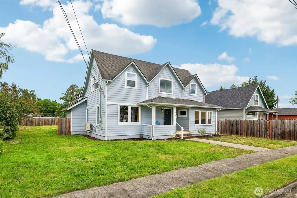 319 Short Columbia Street Monroe WA 98272