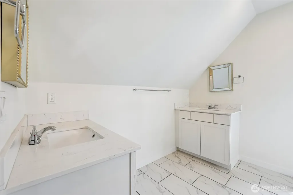 319 Short Columbia Street Monroe WA 98272