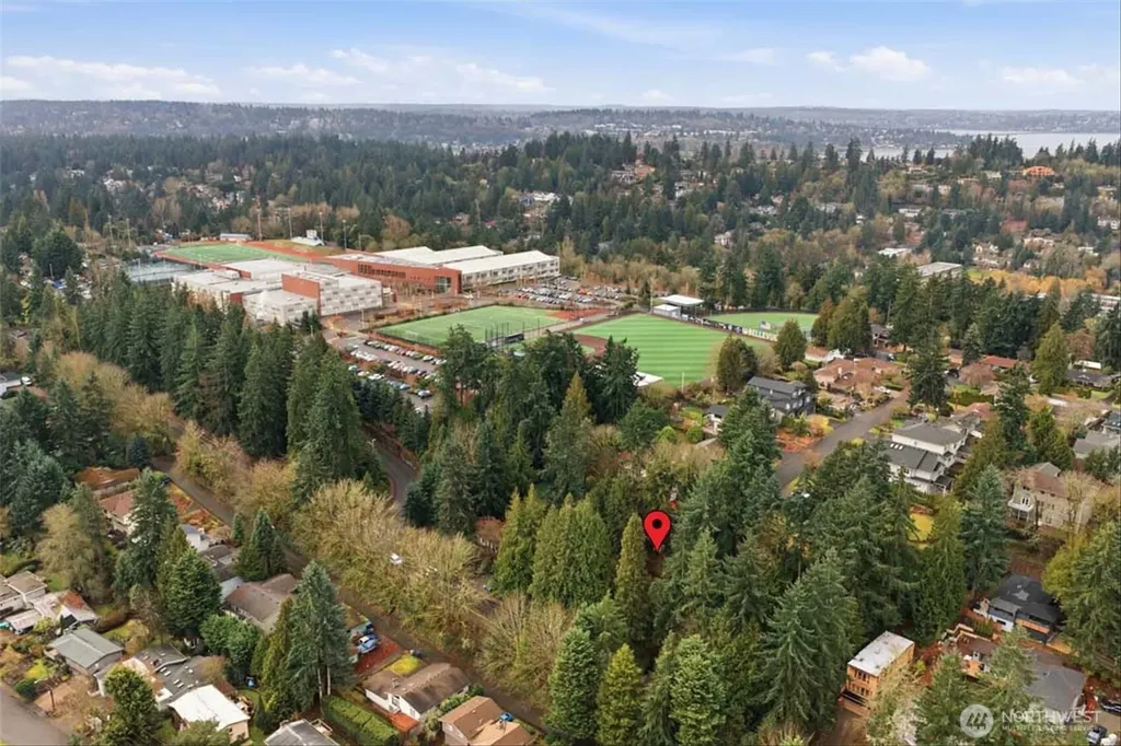 339 108th Avenue SE Bellevue WA 98004