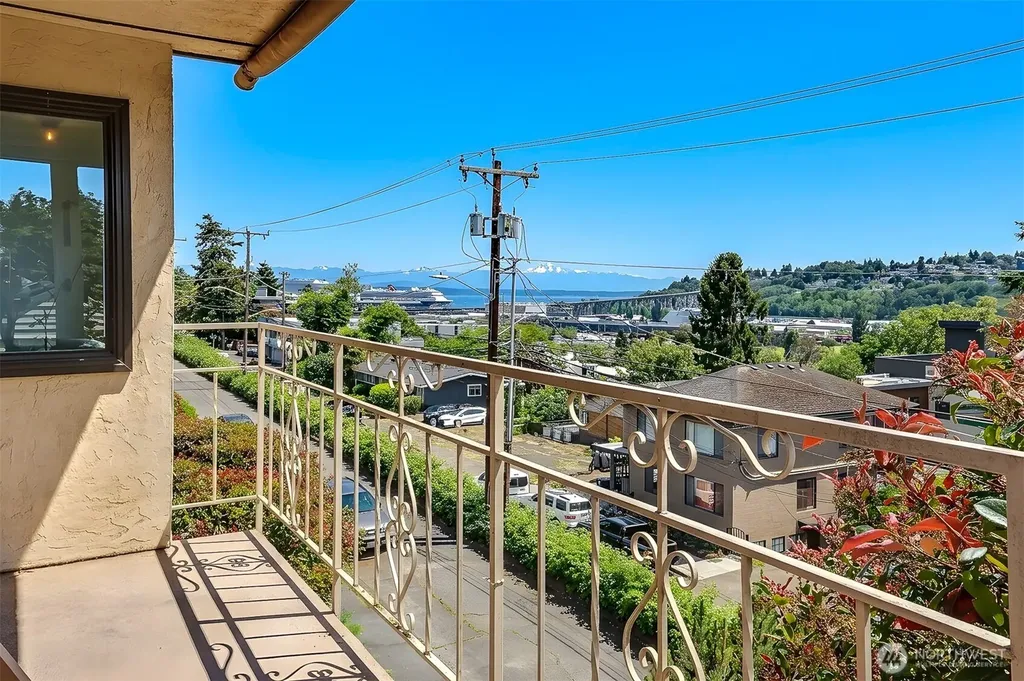 2625 13th Avenue W Seattle WA 98119